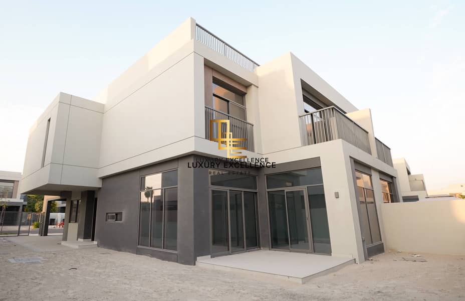 4 + Maids + Extra Bedroom | Investor Deal | Closed Kitchen