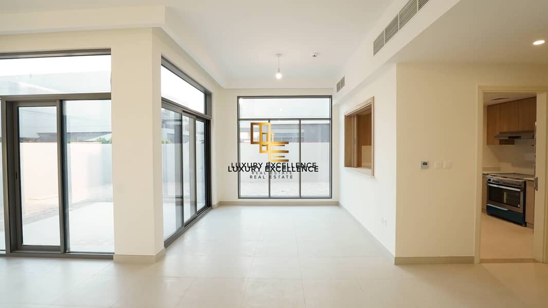 4 + Maids + Extra Bedroom | Investor Deal | Closed Kitchen