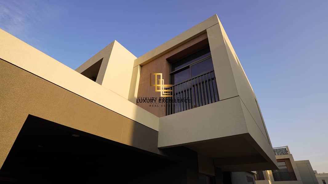 4 + Maids + Extra Bedroom | Investor Deal | Closed Kitchen - Image 6