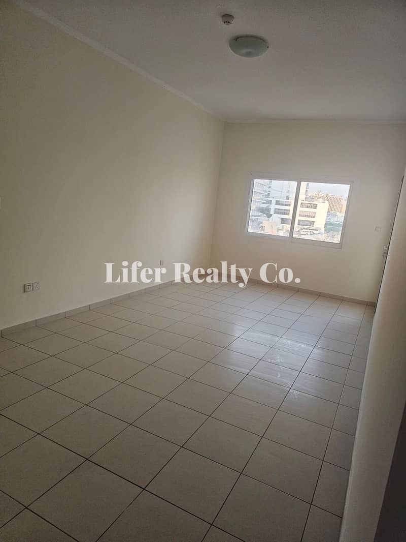 Huge 2BR + Maid | 2 Balconies | Vacant | 4 Cheques - Image 8