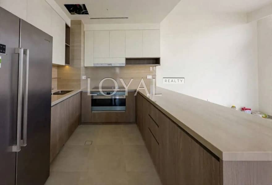 Spacious | Brandnew | Near to Park