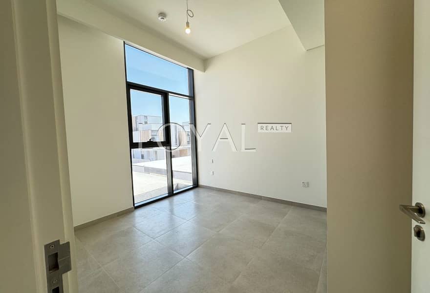 Spacious | Brandnew | Near to Park