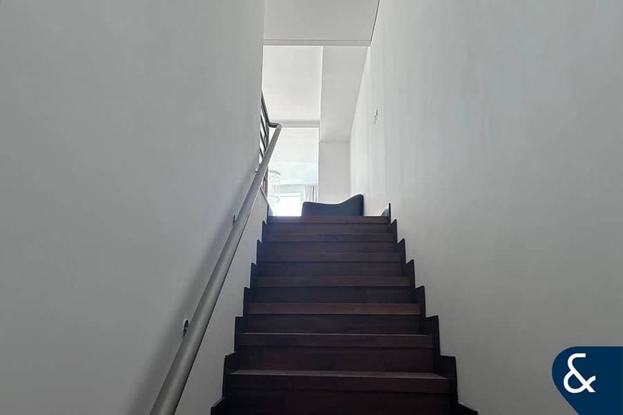 Luxury Duplex | Upgraded | Walk in closet