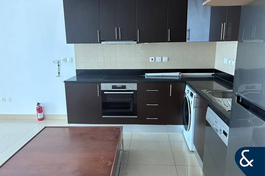 Luxury Duplex | Upgraded | Walk in closet - Image 8