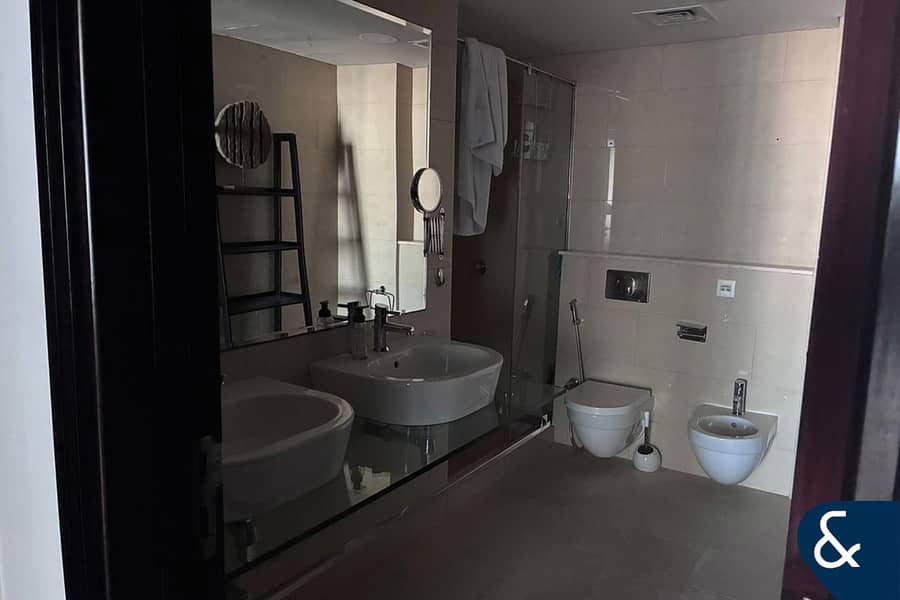 Luxury Duplex | Upgraded | Walk in closet - Image 11