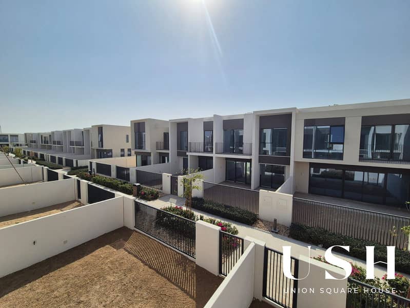 Contemporary l Close to Club House l Vacant