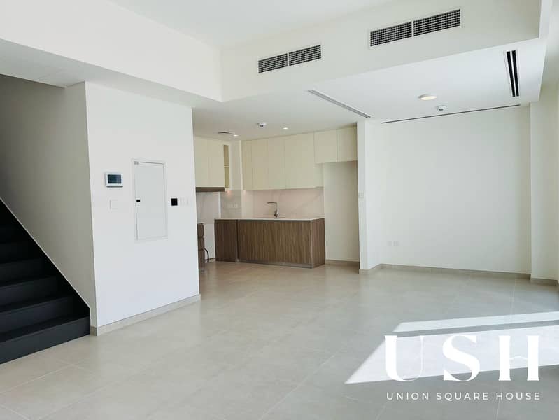 Contemporary l Close to Club House l Vacant