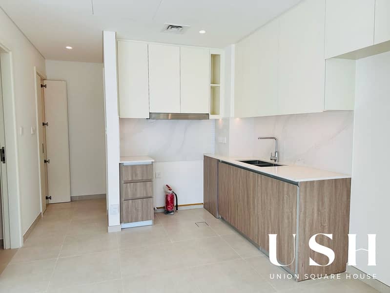 Contemporary l Close to Club House l Vacant - Image 6