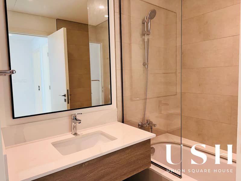 Contemporary l Close to Club House l Vacant - Image 10