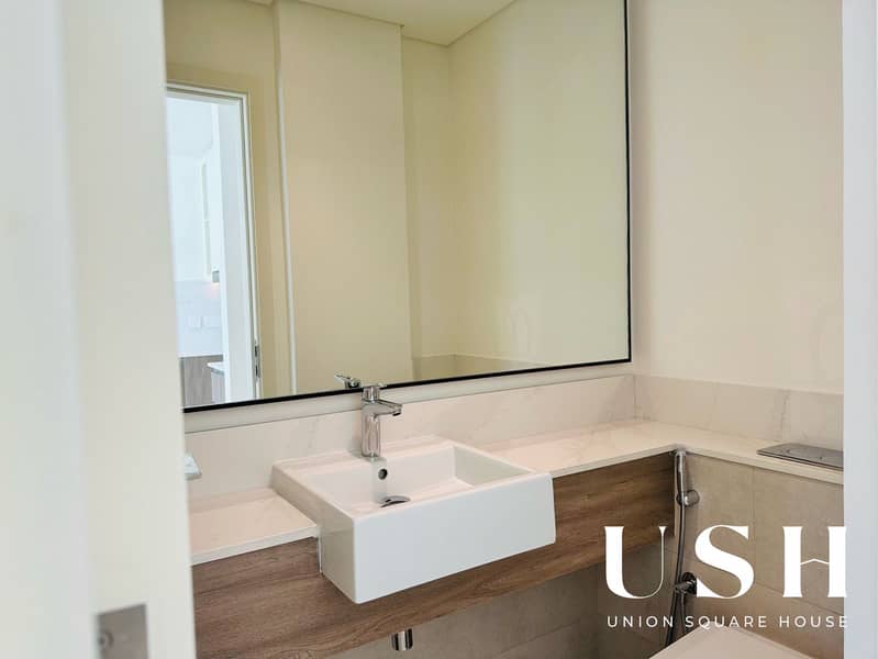 Contemporary l Close to Club House l Vacant - Image 13