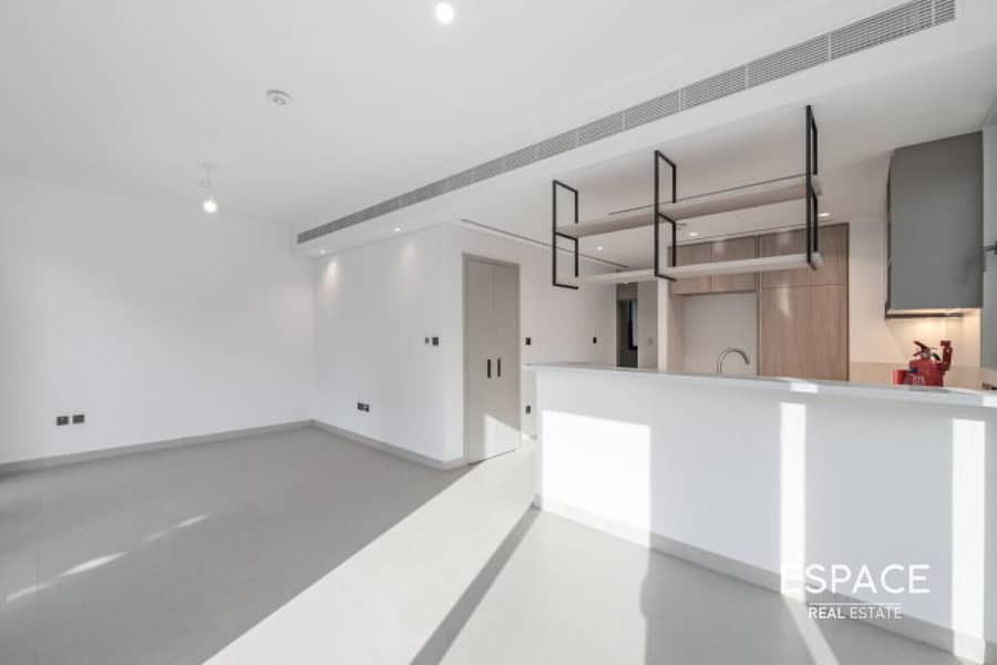 Big Plot | Premium Townhouse | Vacant - Image 6