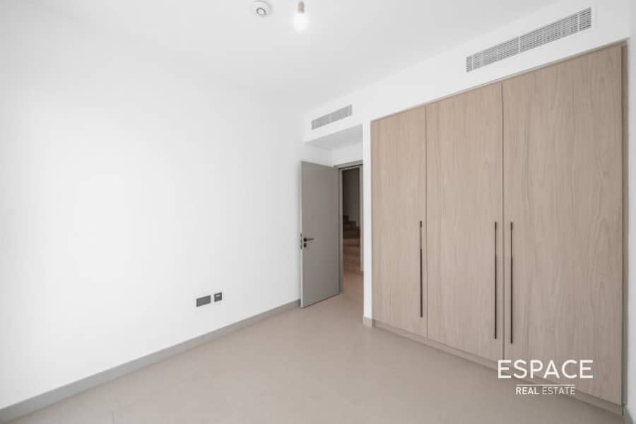 Big Plot | Premium Townhouse | Vacant - Image 7