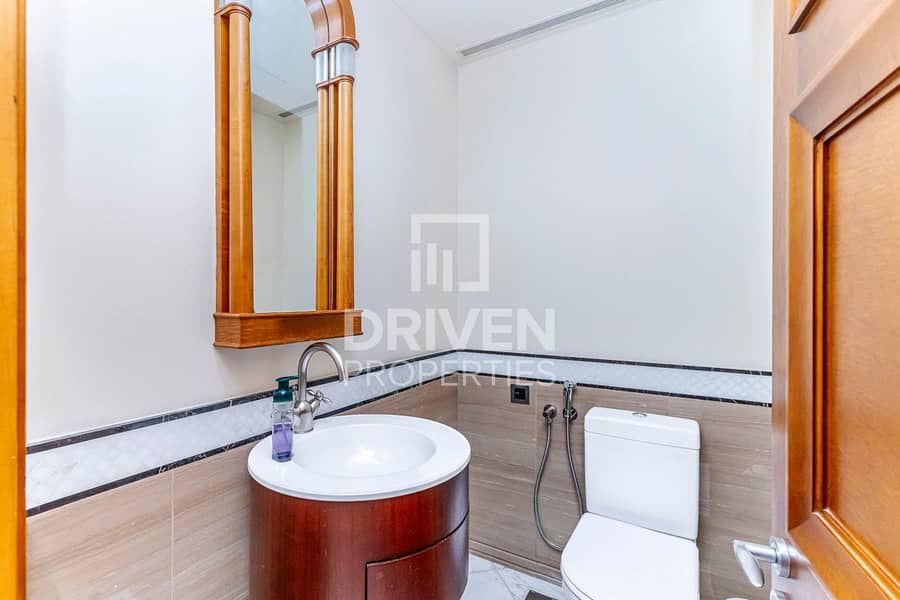 Prime Unit in Iconic Tower | Prestigious Location - Image 13