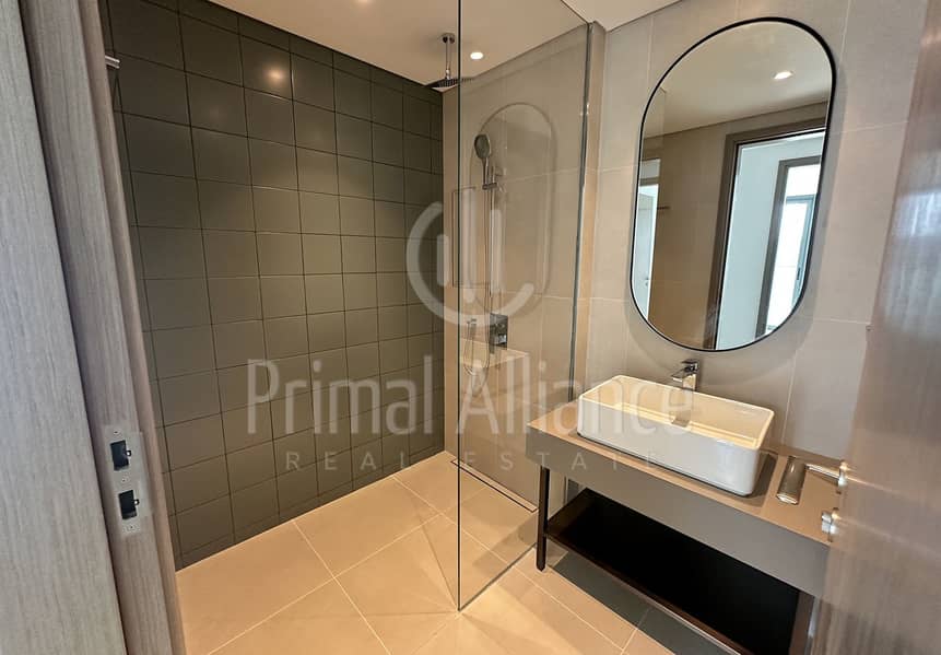 Burj Khalifa View | Brand New | Vacant - Image 12