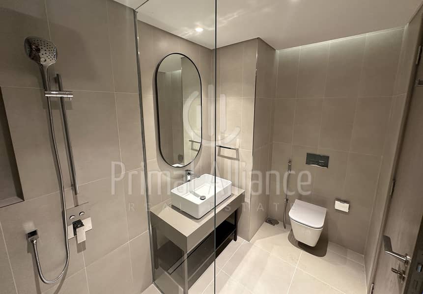 Burj Khalifa View | Brand New | Vacant - Image 13