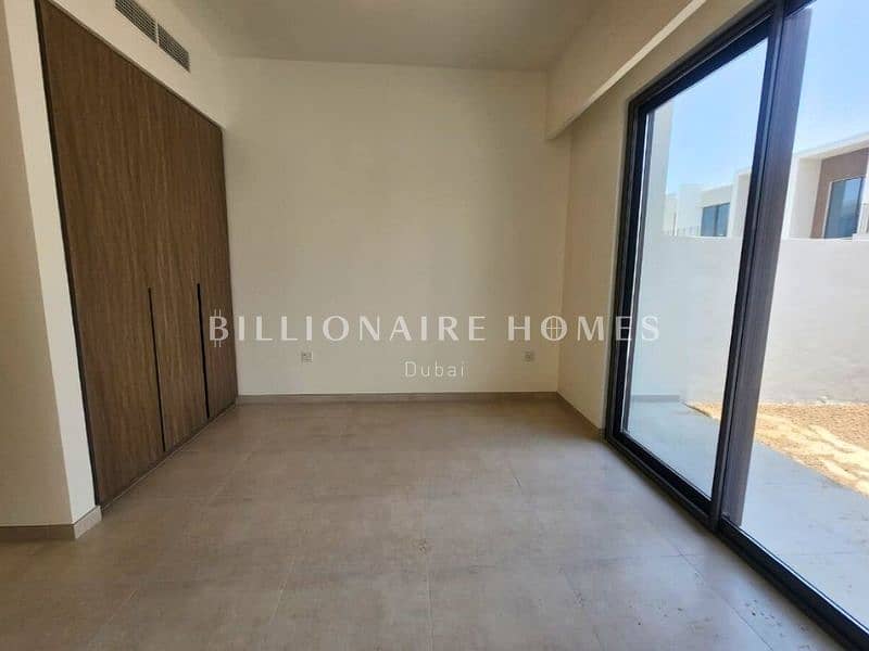 Single Row | Ready to Move in | Prime Location - Image 9