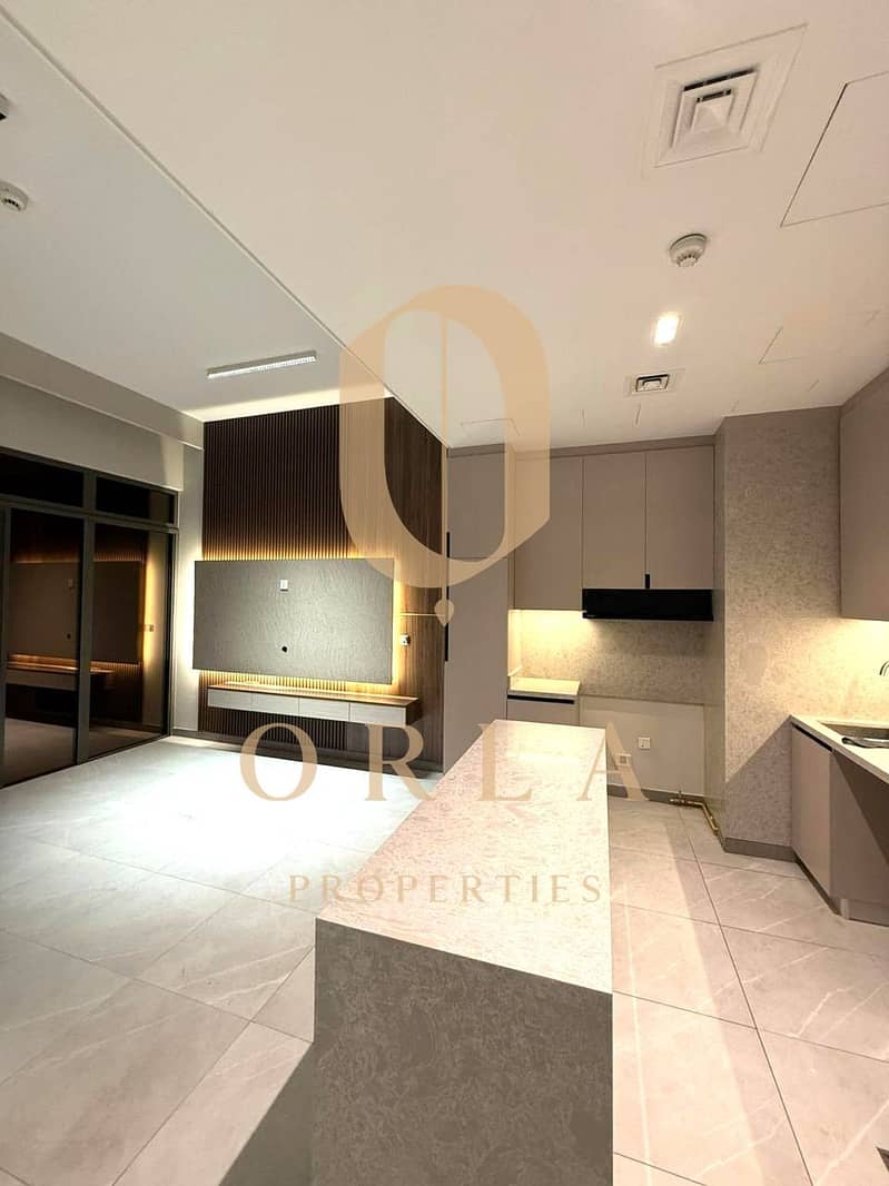 Private Single-Row Home | Vacant & Fully Upgraded - Image 6