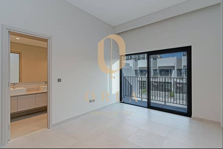 Private Single-Row Home | Vacant & Fully Upgraded - Image 11