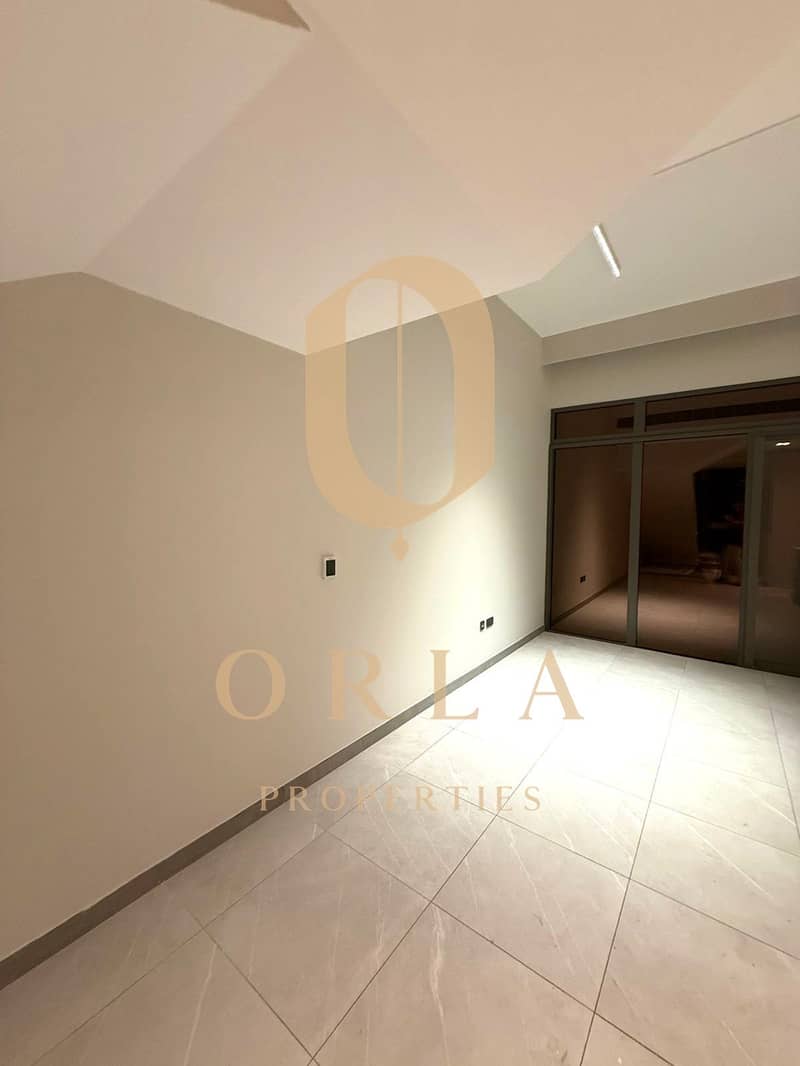 Private Single-Row Home | Vacant & Fully Upgraded - Image 16