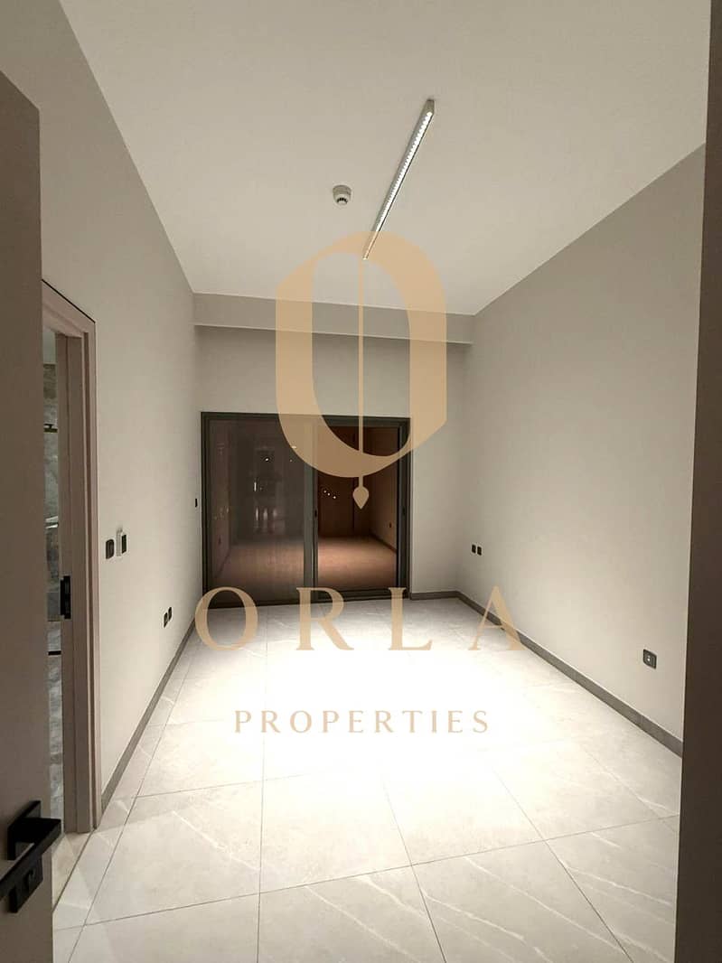 Private Single-Row Home | Vacant & Fully Upgraded - Image 17