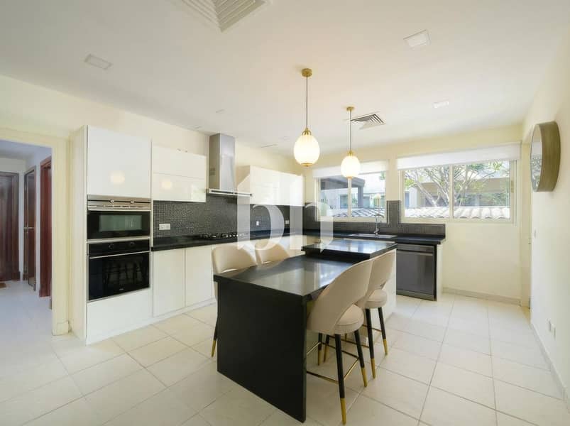 EXCLUSIVE | Stunning | Park Facing | Close to Golf - Image 10