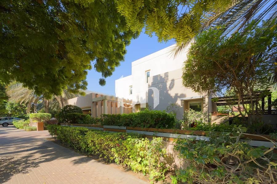 EXCLUSIVE | Stunning | Park Facing | Close to Golf - Image 28