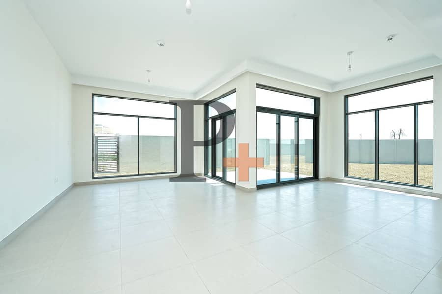 End Unit | Landscaped | Huge Garden | On The Park