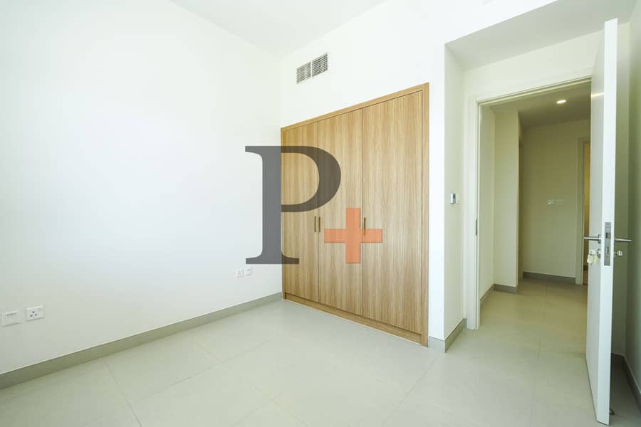 End Unit | Landscaped | Huge Garden | On The Park - Image 7