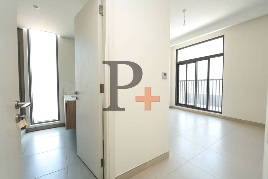 End Unit | Landscaped | Huge Garden | On The Park - Image 10