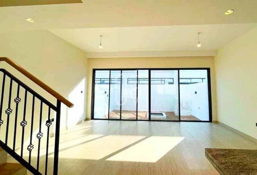 4BR Villa | Unfurnished | Spacious Layout - Image 6