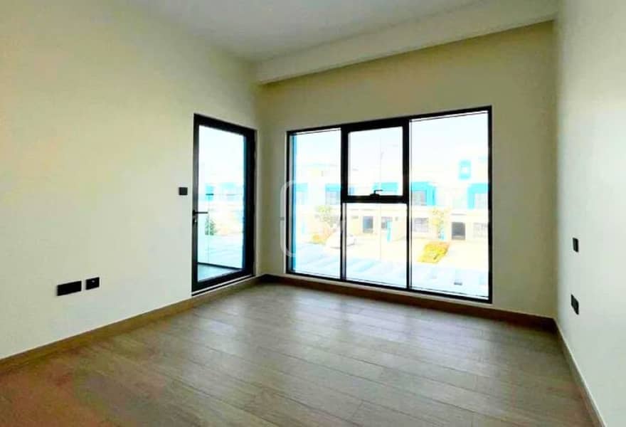 4BR Villa | Unfurnished | Spacious Layout - Image 8