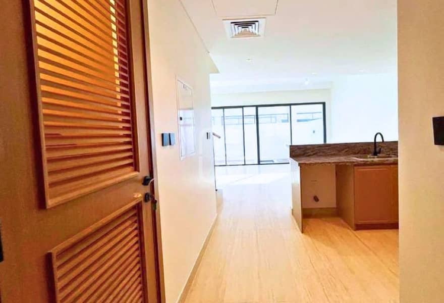 4BR Villa | Unfurnished | Spacious Layout - Image 23