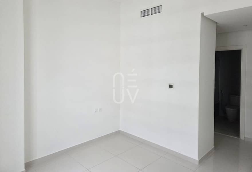 Mint Condition | Pool And Golf Course View - Image 7