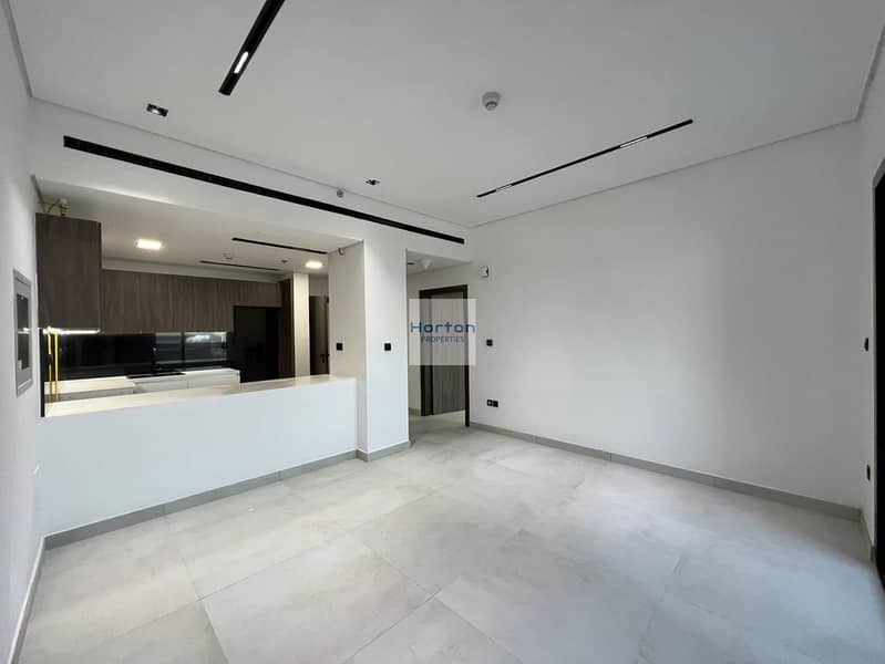 UNFURNISHED I SPACIOUS I READY TO MOVE