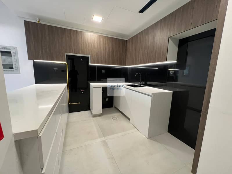 UNFURNISHED I SPACIOUS I READY TO MOVE