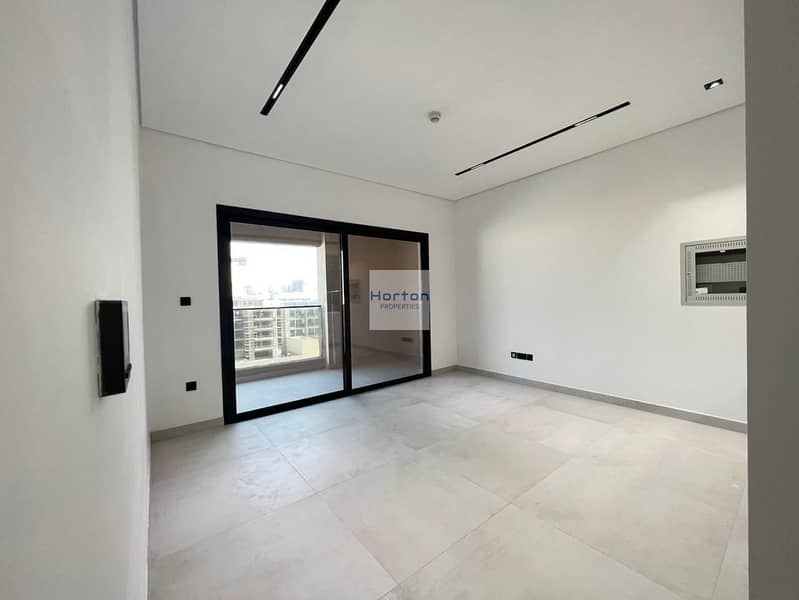 UNFURNISHED I SPACIOUS I READY TO MOVE