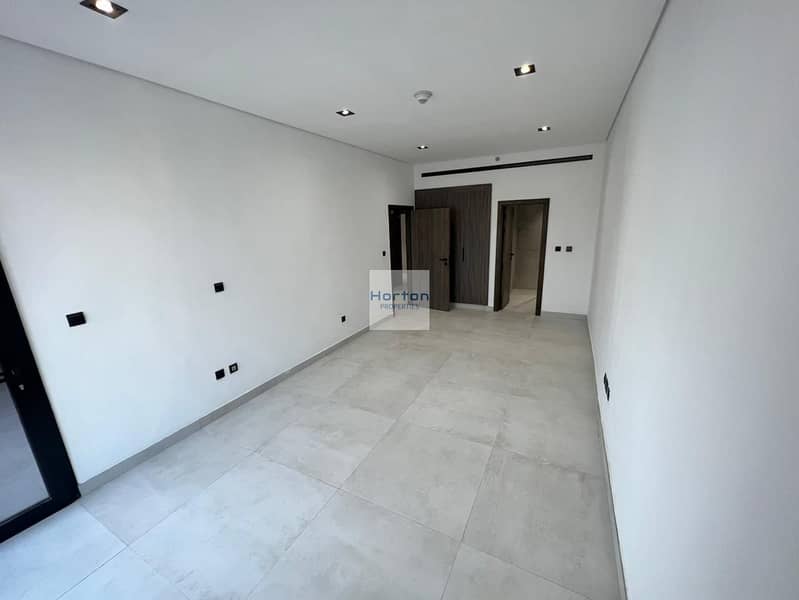 UNFURNISHED I SPACIOUS I READY TO MOVE - Image 6