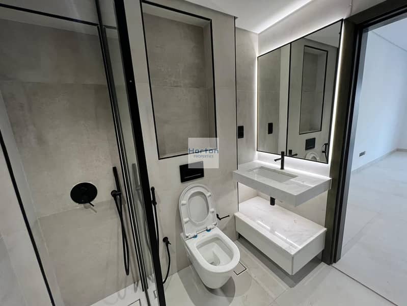 UNFURNISHED I SPACIOUS I READY TO MOVE - Image 8