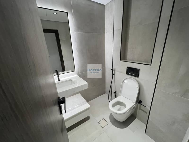 UNFURNISHED I SPACIOUS I READY TO MOVE - Image 10