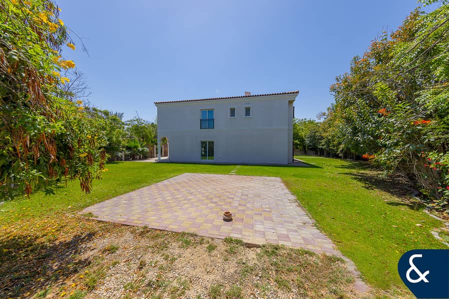 Huge Plot | Cul-De-Sac Location | 5 Bedroom