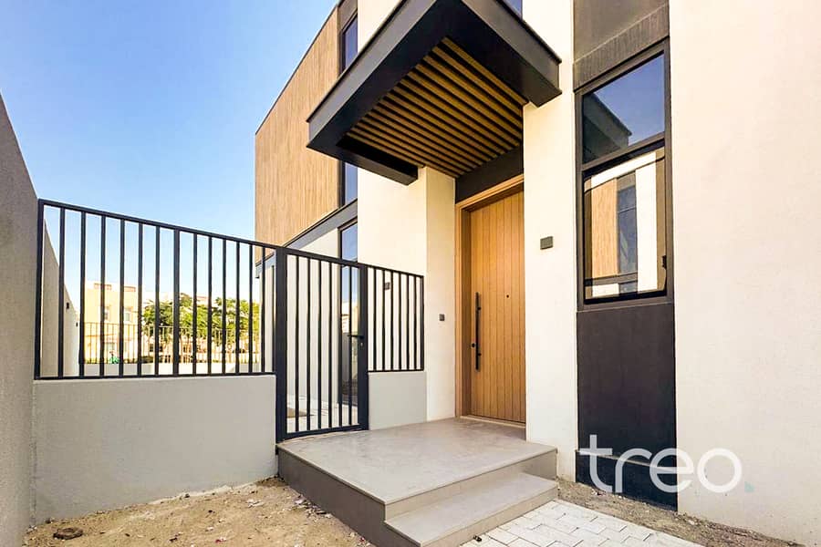 Big Garden | Corner Plot | Brand New