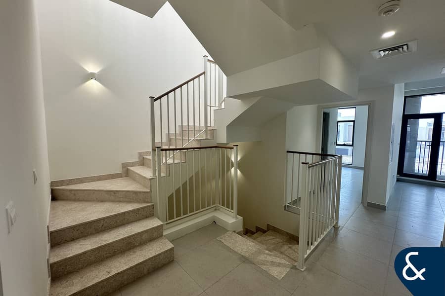 Brand New | Vacant | Huge Plot - Image 6