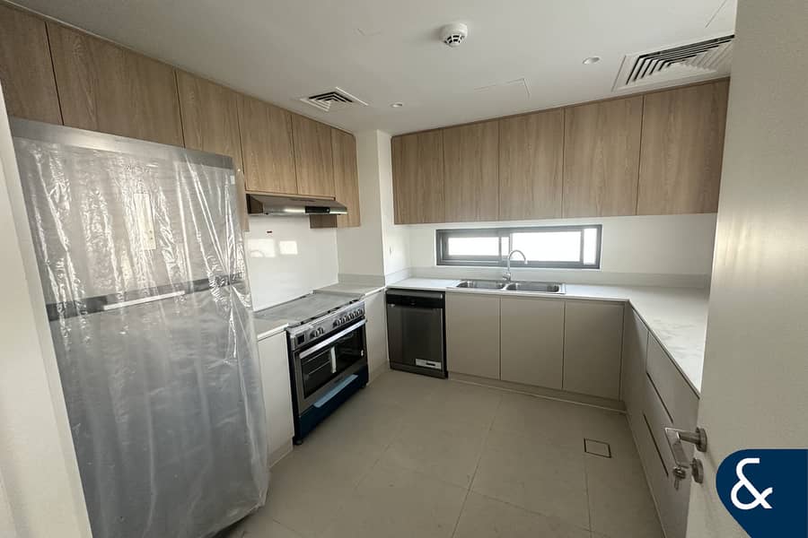 Brand New | Vacant | Huge Plot - Image 7