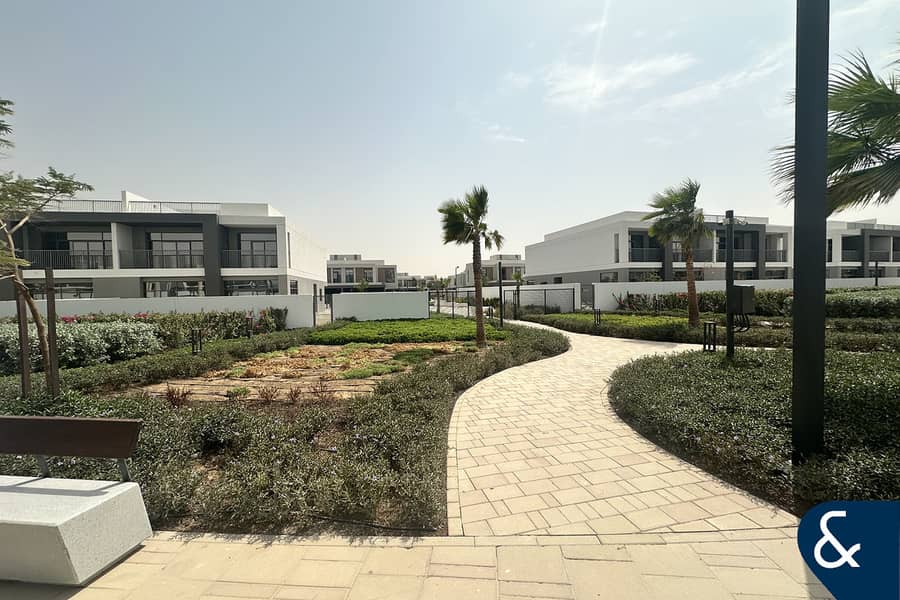 Brand New | Vacant | Huge Plot - Image 9