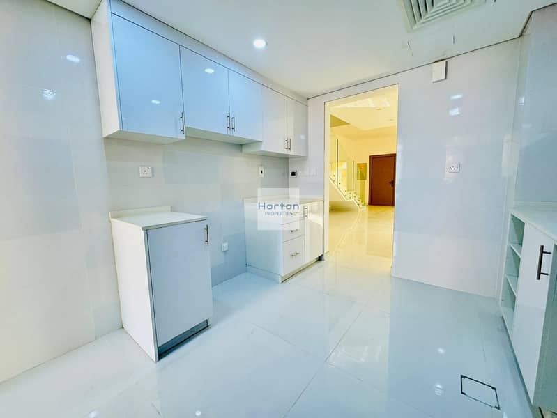 COMMUNITY VIEW I MODERN 4BR I READY TO MOVE - Image 6