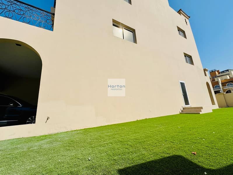 COMMUNITY VIEW I MODERN 4BR I READY TO MOVE - Image 17