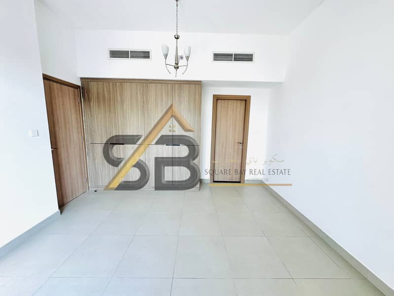 Spacious 1BHK Apartment With Big Balcony Building Have All Facilities