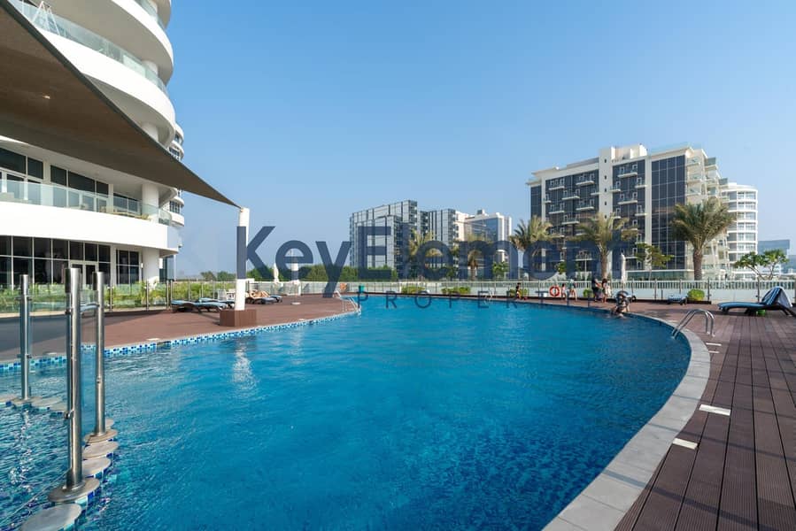 Waterfront Living | Spacious Layout | Prime Location - Image 18