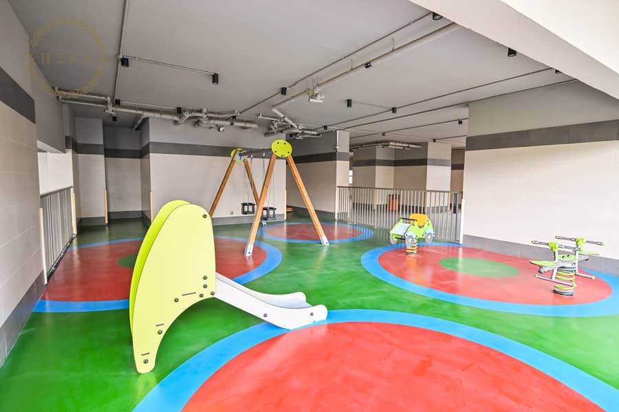 Elite Downtown 2 // Furnished One Bedroom (Monthly Options) - Image 11