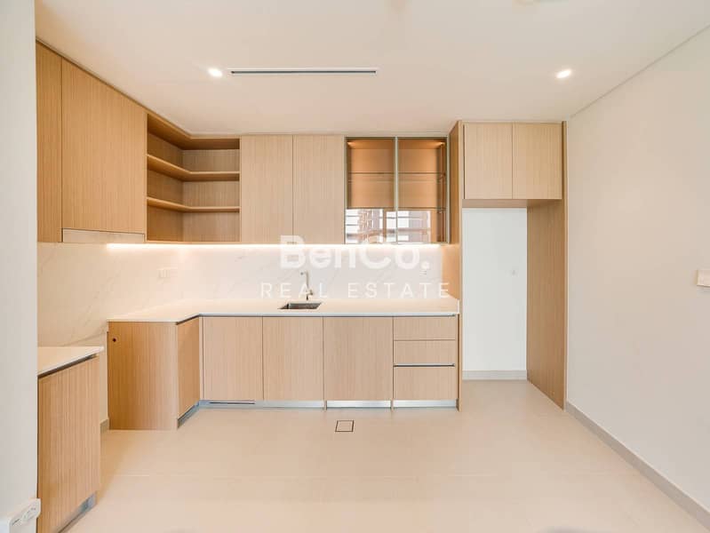 Brand New | Pool and Park View | Chiller Free